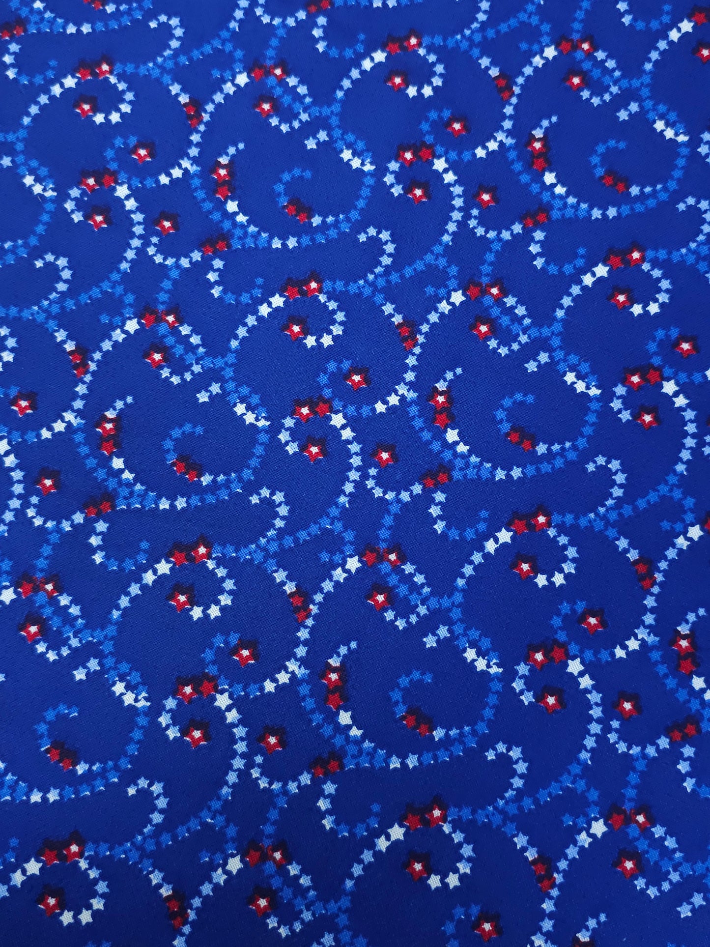 Blue/Red Star Chain 100% Cotton 108"