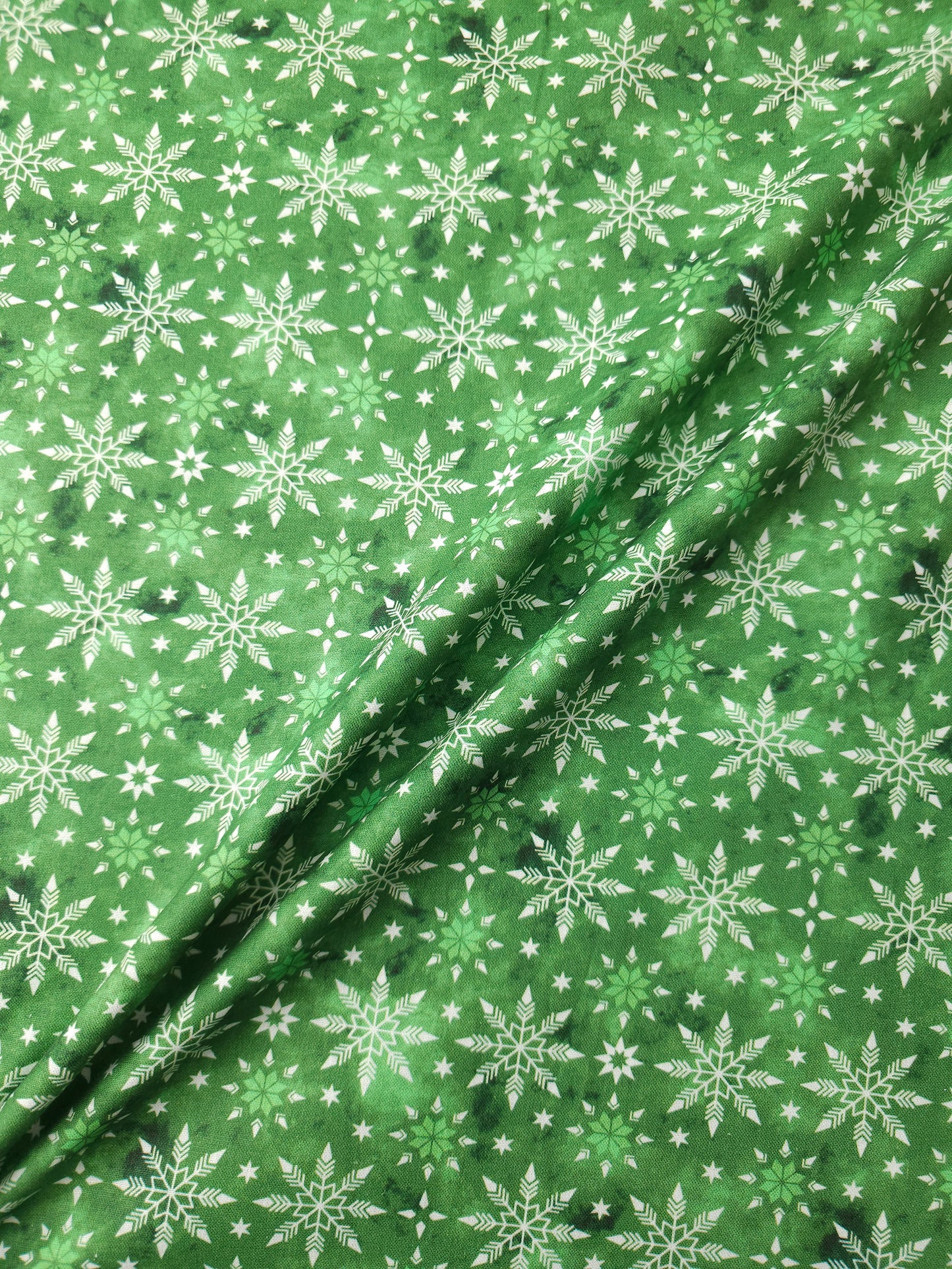 Green Snowflake 100% Cotton - Joann