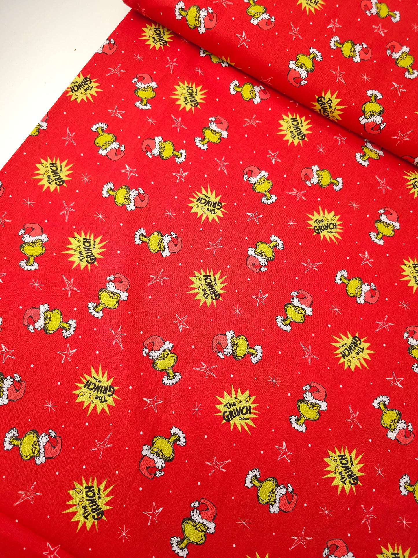 Christmas Grinch 100% Cotton - Robert Kaufman