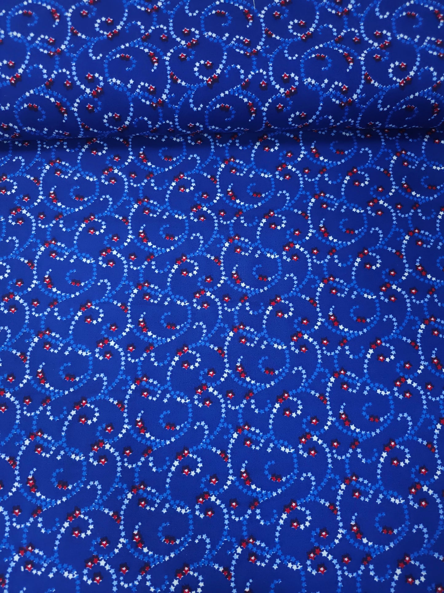 Blue/Red Star Chain 100% Cotton 108"