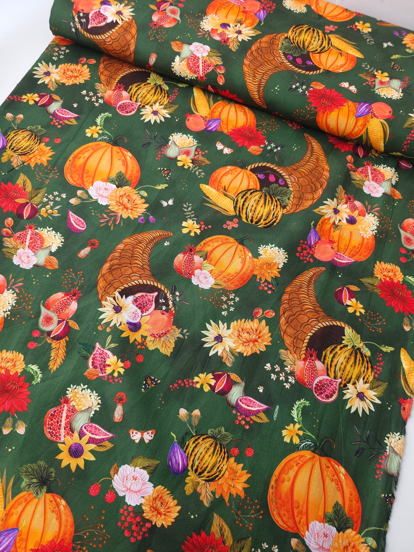 Pumpkin Harvest Festival 100% Cotton - Robert Kaufman