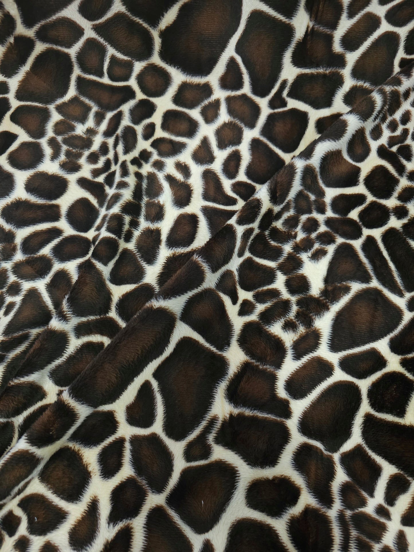 Small Giraffe Print Lightweight Velvet