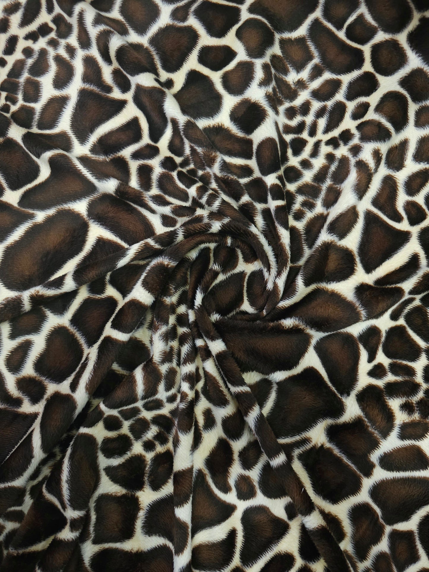 Small Giraffe Print Lightweight Velvet