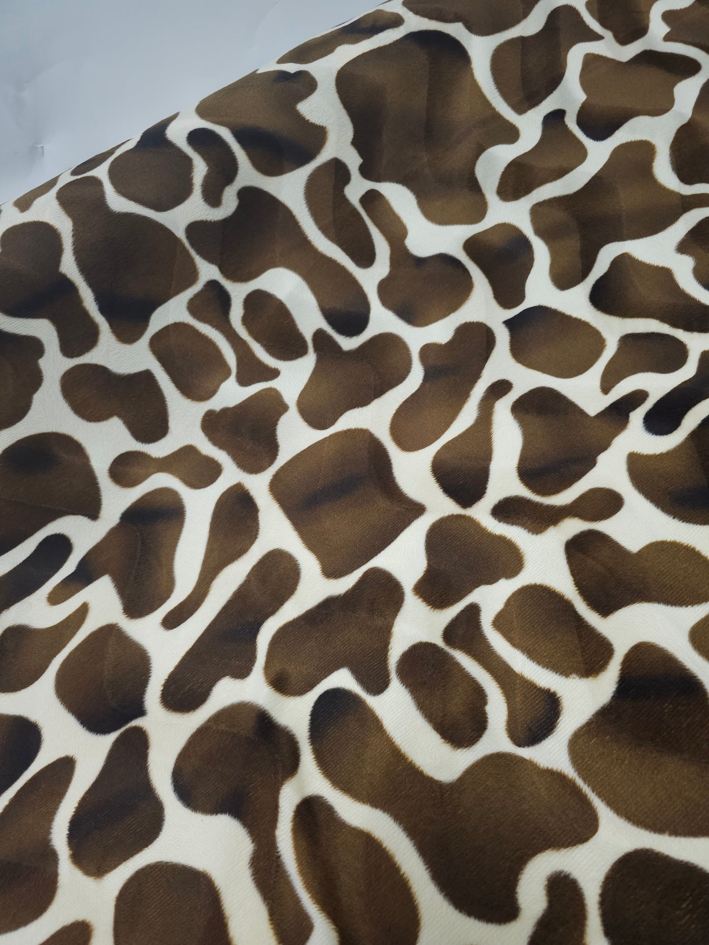 Big Giraffe Print Lightweight Velvet